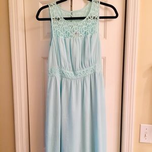 Perfect spring or summer lace dress